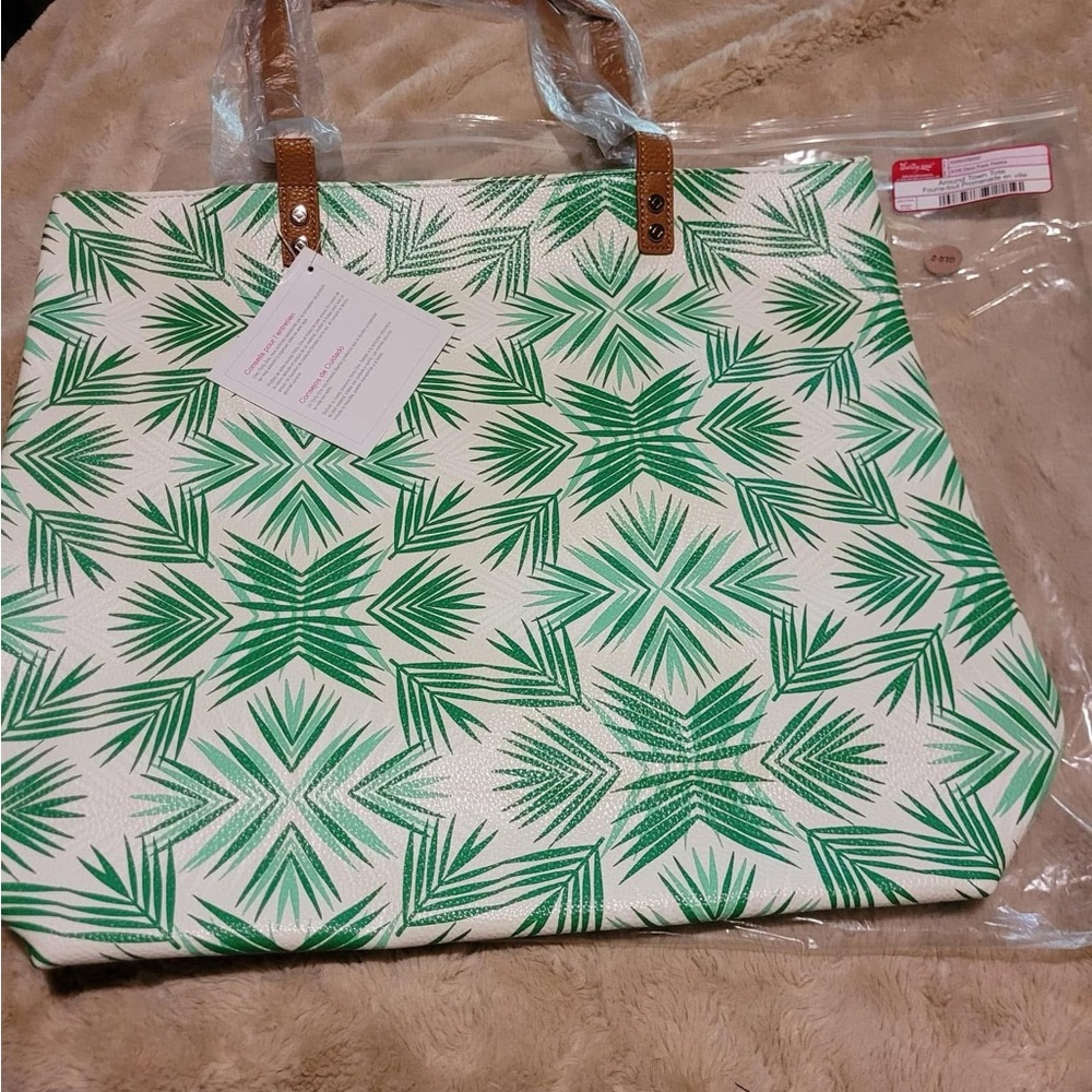 All Around Tote- Deco Palm Pebble